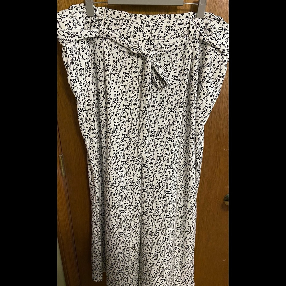 🖤🤍 NWT Heart Vine Crepe Dress Pants 🤍🖤